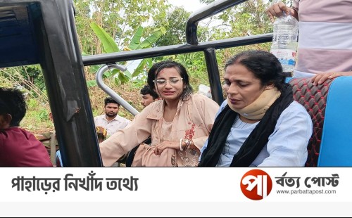 সাজেকের চাম্পাকলা বাউন্তীতে পর্যটকবাহী সিএনজি সড়ক দূর্ঘটনায় উদ্ধার করলো সেনাবাহিনী