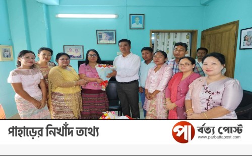 এমপি মাধবী মারমা'র সাথে মারমা ঐক্য পরিষদের শুভেচ্ছা বিনিময়